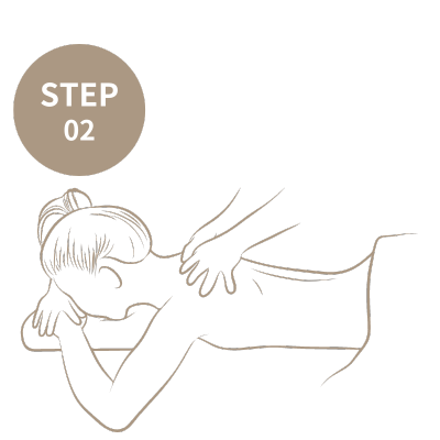 施術を受ける女性の線画